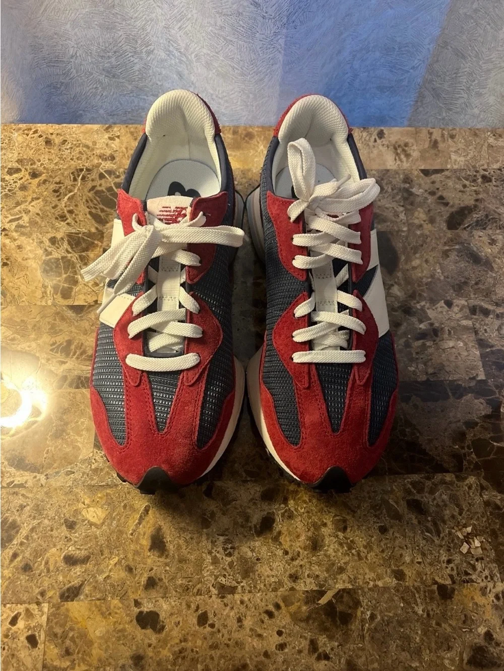 Men’s New Balance 327’s size 9
